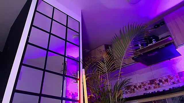 Dalila Thoms online show from 4, 10, 2025