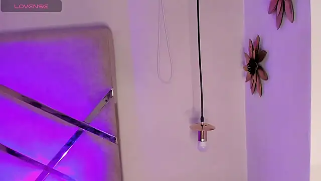 Dalila Thoms online show from 19, 3, 2025