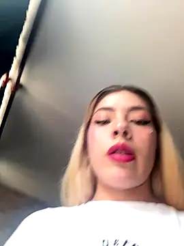 Dalila Thoms online show from 5, 11, 2025