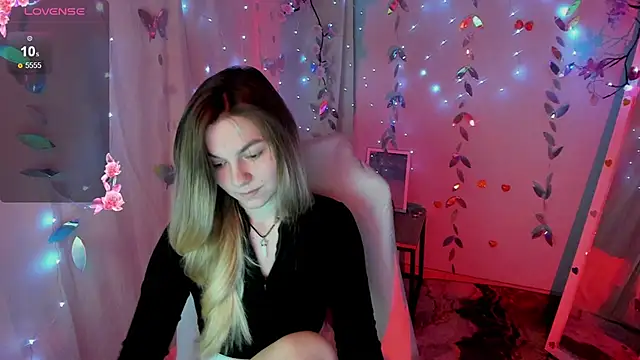 Snapshot of Sweet_me_ chatting on 15, 5, 2026 Sweet me online show from 15, 5, 2026