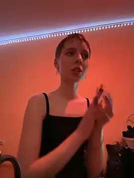 Snapshot of Crayzy_Luv chatting on 19, 2, 2025 Crayzy Luv online show from 19, 2, 2025