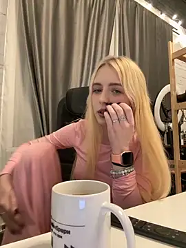 Snapshot of Crayzy_Luv chatting on 1, 11, 2025 Crayzy Luv online show from 1, 11, 2025