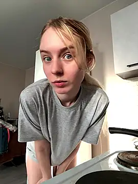 Snapshot of Crayzy_Luv chatting on 14, 1, 2026 Crayzy Luv online show from 14, 1, 2026