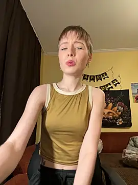 Snapshot of Crayzy_Luv chatting on 5, 3, 2025 Crayzy Luv online show from 5, 3, 2025