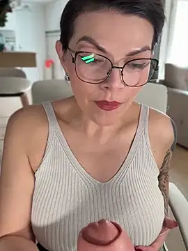 CarlaConnor80 online show from 2, 2, 2025