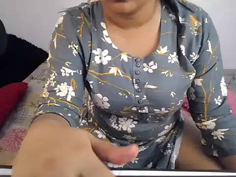 Snapshot of Trezza chatting on 19, 7, 2026 Trezza online show from 19, 7, 2026