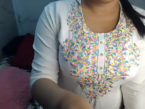 Snapshot of Trezza chatting on 4, 6, 2026 Trezza online show from 4, 6, 2026