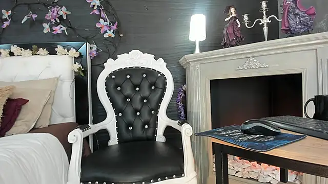 Janna Rousse  online show from 12, 3, 2025