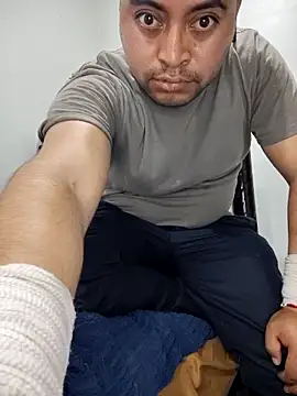 Snapshot of Potro23hotzen chatting on 14, 9, 2025 Potro23hotzen online show from 14, 9, 2025