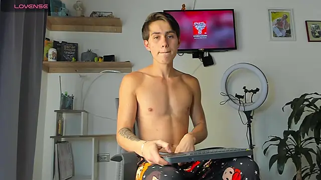 Snapshot of manucute_23_ chatting on 24, 11, 2025 manucute 23 online show from 24, 11, 2025