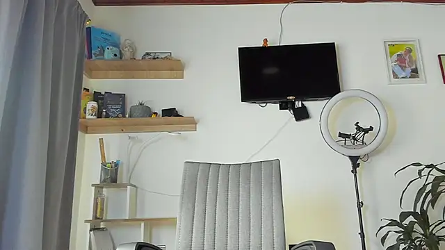 manucute 23  online show from 5, 12, 2025