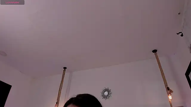 Oriana Guzman online show from 11, 7, 2026