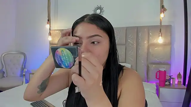 Oriana Guzman online show from 19, 7, 2026