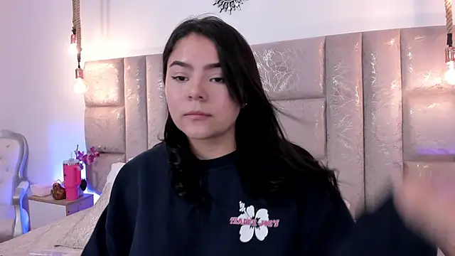 Oriana Guzman online show from 2, 7, 2026