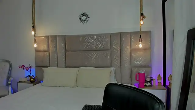 Oriana Guzman online show from 26, 7, 2026