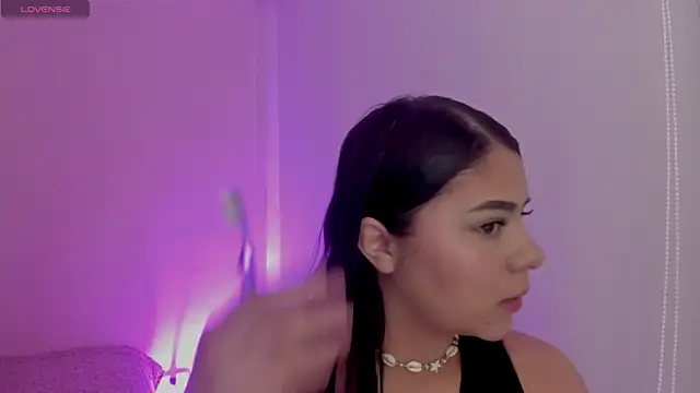 Oriana Guzman online show from 11, 4, 2026