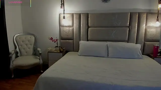 Oriana Guzman online show from 29, 7, 2026
