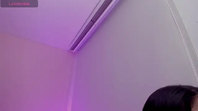 Oriana Guzman online show from 11, 4, 2026