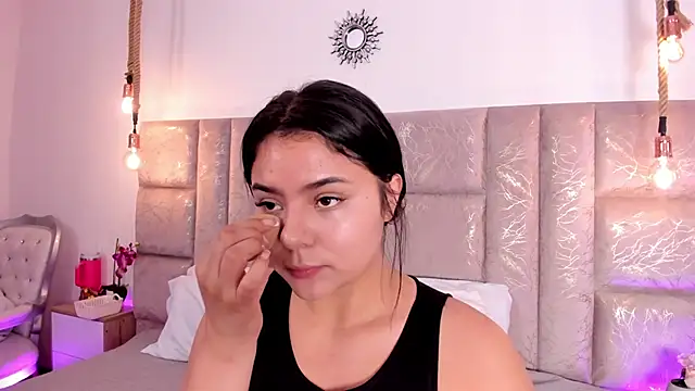 Oriana Guzman online show from 12, 6, 2026