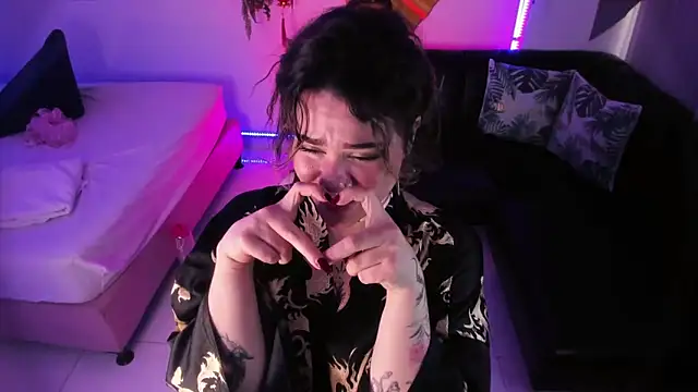 albaismynameX online show from 21, 2, 2025