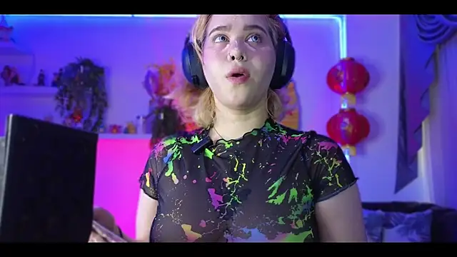 albaismynameX online show from 12, 11, 2025