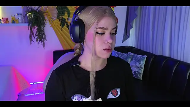 albaismynameX online show from 18, 11, 2025