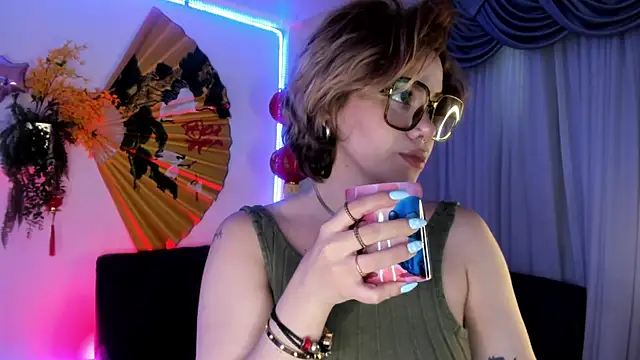 albaismynameX online show from 6, 3, 2025