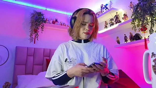 albaismynameX online show from 3, 11, 2025