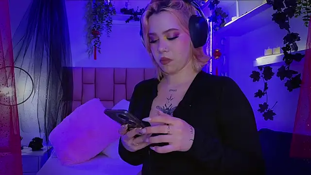 albaismynameX online show from 27, 10, 2025