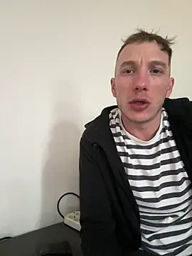 Zsombo21cm online show from 17, 4, 2026