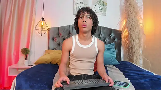 kleo helenos online show from 13, 10, 2025