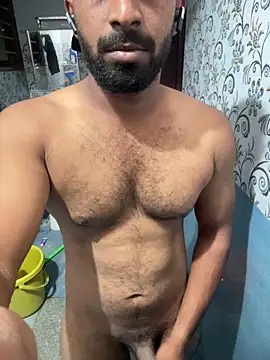 Snapshot of Handsomehunk_4U chatting on 17, 12, 2025 Handsomehunk 4U online show from 17, 12, 2025