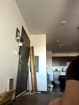 Snapshot of SexyB214 chatting on 16, 10, 2025 SexyB214 online show from 16, 10, 2025