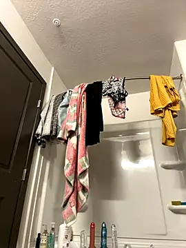 Snapshot of SexyB214 chatting on 17, 11, 2025 SexyB214 online show from 17, 11, 2025