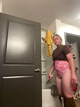 Snapshot of SexyB214 chatting on 16, 11, 2025 SexyB214 online show from 16, 11, 2025