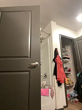 Snapshot of SexyB214 chatting on 5, 10, 2025 SexyB214 online show from 5, 10, 2025