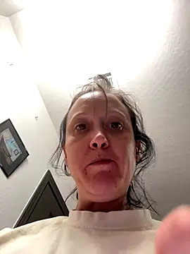 Snapshot of SexyB214 chatting on 6, 10, 2025 SexyB214 online show from 6, 10, 2025