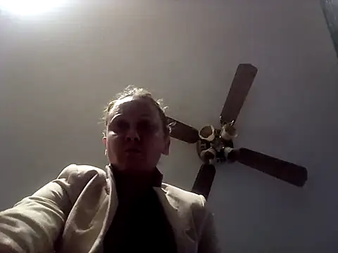 Snapshot of SexyB214 chatting on 27, 9, 2025 SexyB214 online show from 27, 9, 2025