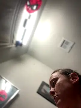 Snapshot of SexyB214 chatting on 26, 10, 2025 SexyB214 online show from 26, 10, 2025