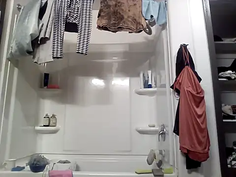 Snapshot of SexyB214 chatting on 29, 9, 2025 SexyB214 online show from 29, 9, 2025