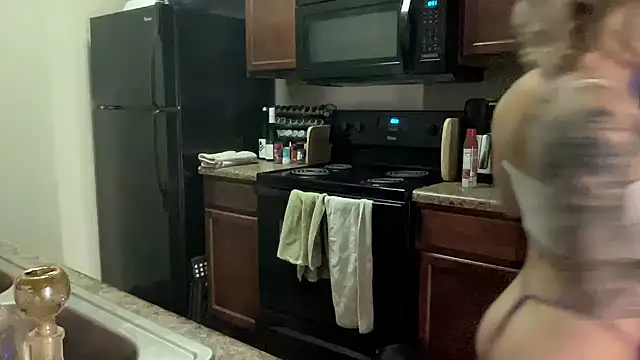 Snapshot of NatalieKneals chatting on 11, 2, 2025 NatalieKneals online show from 11, 2, 2025