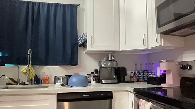 NatalieKneals online show from 25, 4, 2026