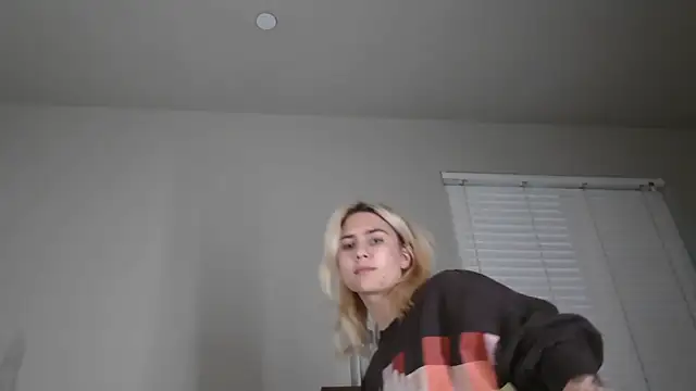 Snapshot of NatalieKneals chatting on 26, 12, 2024 NatalieKneals online show from 26, 12, 2024