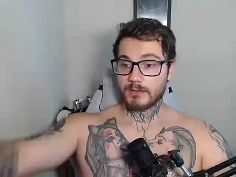 Snapshot of clark_r chatting on 18, 5, 2026 clark r online show from 18, 5, 2026