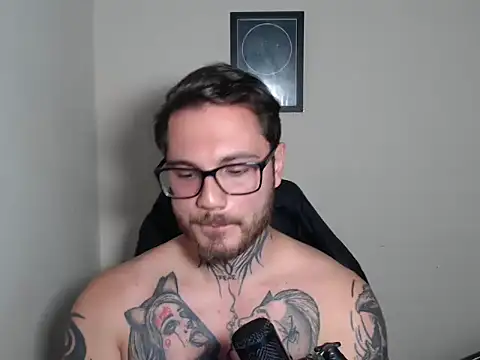 Snapshot of clark_r chatting on 12, 6, 2026 clark r online show from 12, 6, 2026