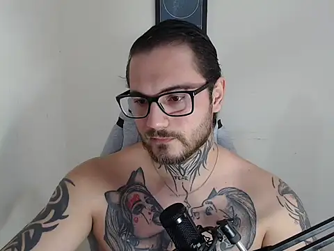 Snapshot of clark_r chatting on 26, 5, 2026 clark r online show from 26, 5, 2026