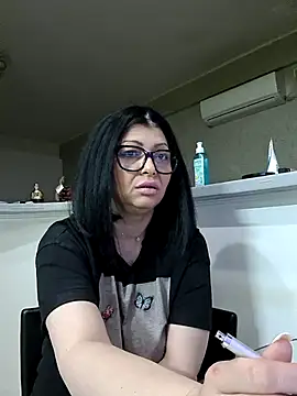 Milf Abigail online show from 18, 4, 2026