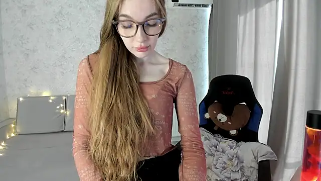 LissaCain online show from 10, 9, 2025