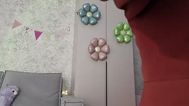 LissaCain online show from 4, 4, 2026