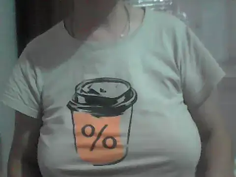 Snapshot of AnaXBerry chatting on 6, 7, 2026 AnaXBerry online show from 6, 7, 2026
